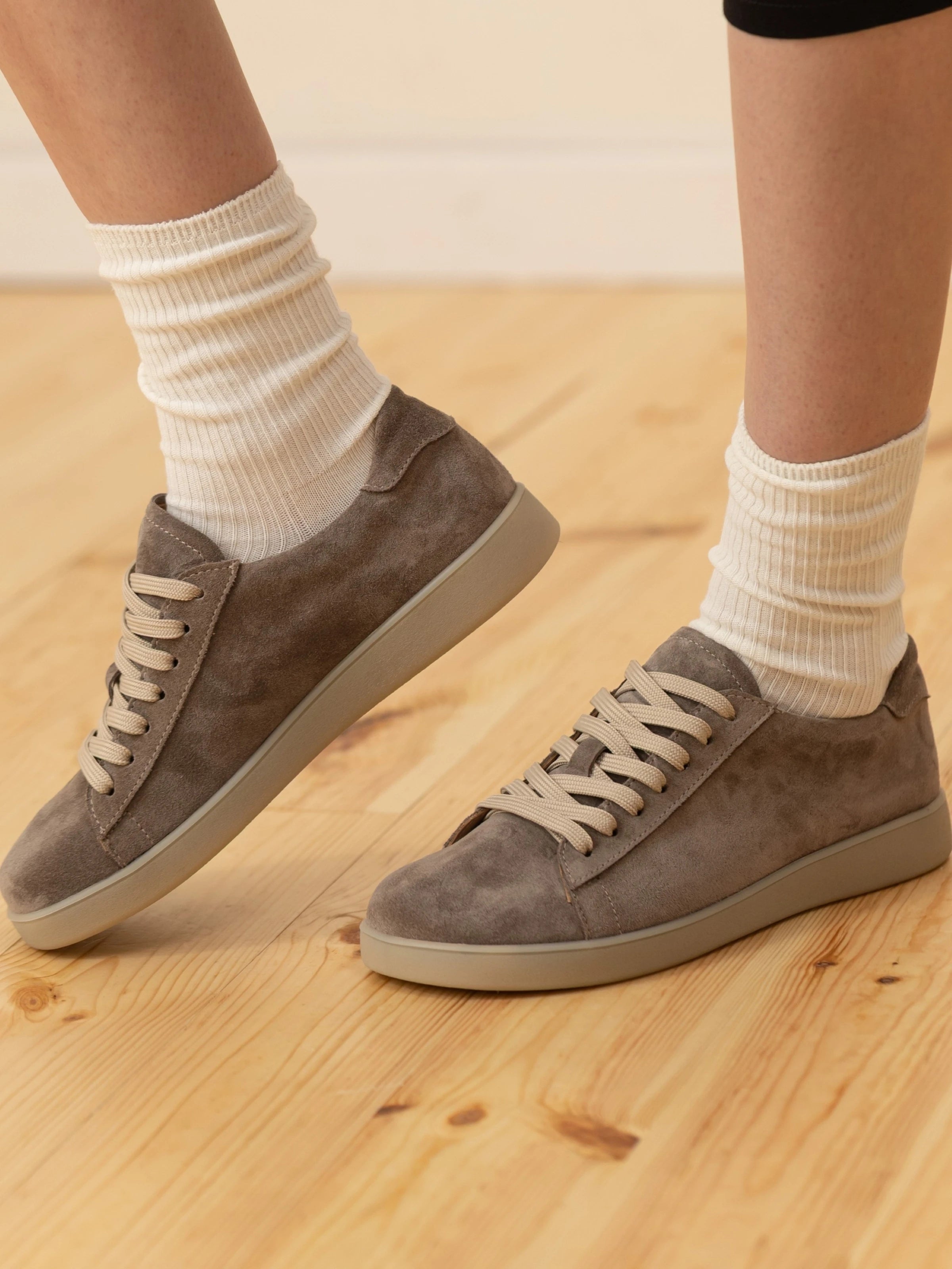 DAKOTA сіро-бежеві замшеві кеди анатомічної форми