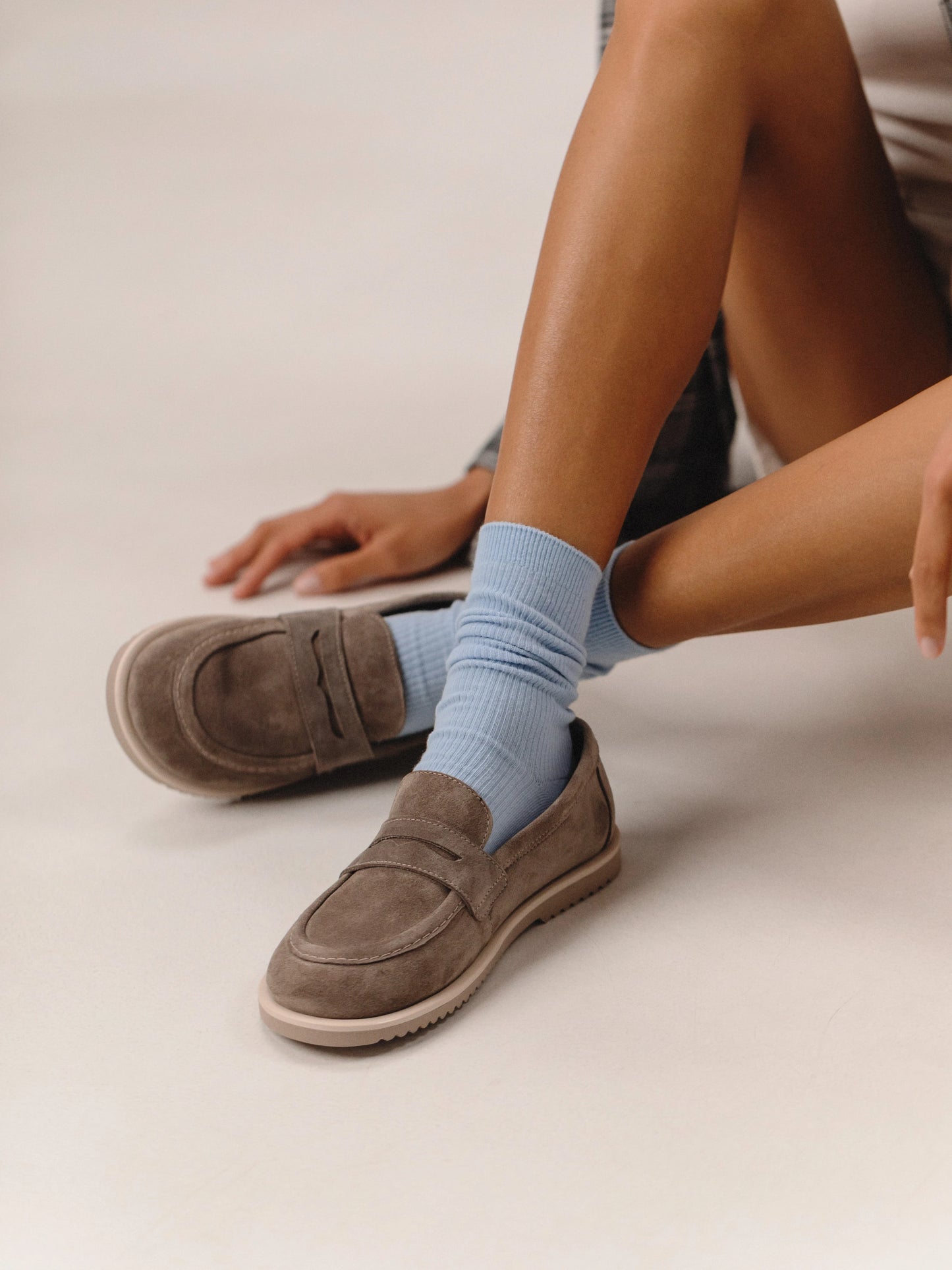 MYLES лофери анатомічної форми сіро-бежеві замшеві