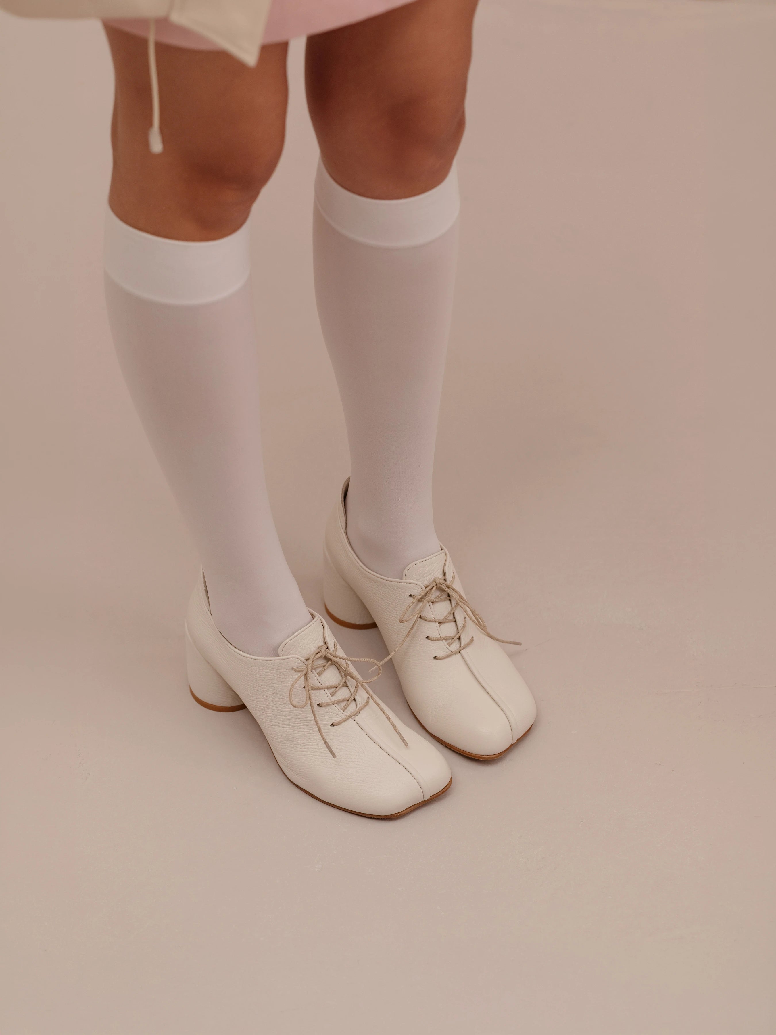 LEAH ботильйони молочні шкіряні