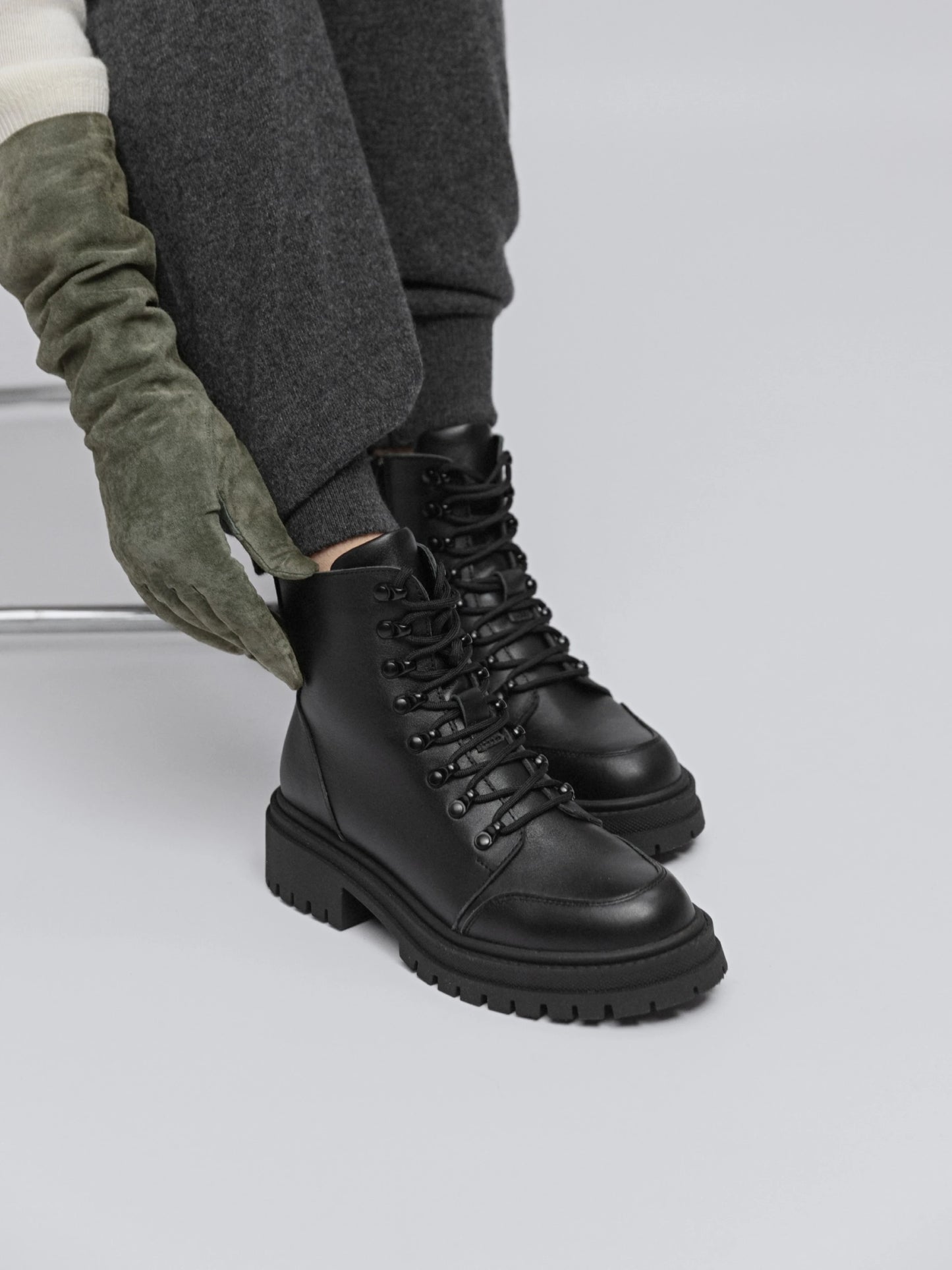 RAIN черевики чорні шкіряні на байці