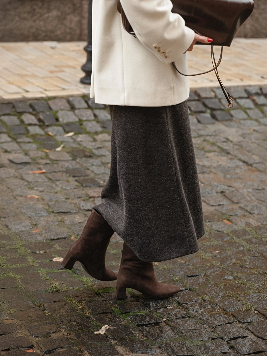 CARA ботильйони на підборах 5 см шоколадні нубукові на байці