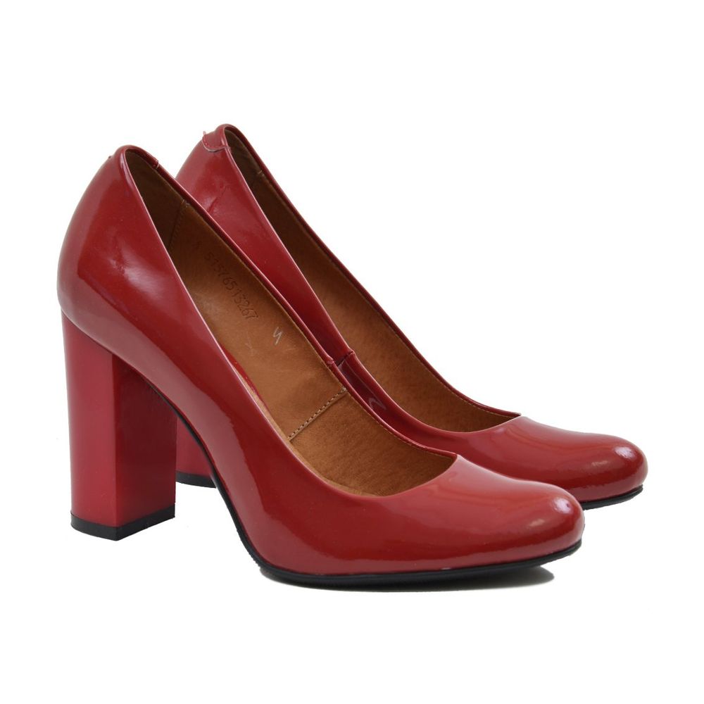 Туфли красные из эколака на устойчивом каблуке 9.5 см