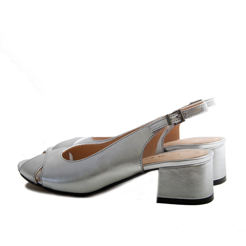 Босоніжки сріблясті з натуральної шкіри на стійкому каблуку 4 см