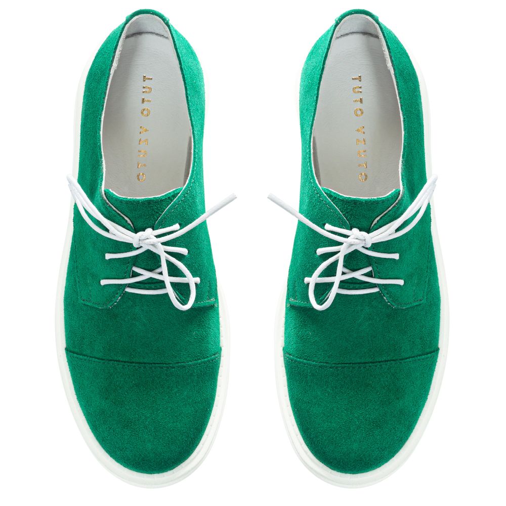 Туфли зеленые низкий ход на шнурках из натуральной замши с мягкой стелькой на грубой подошве