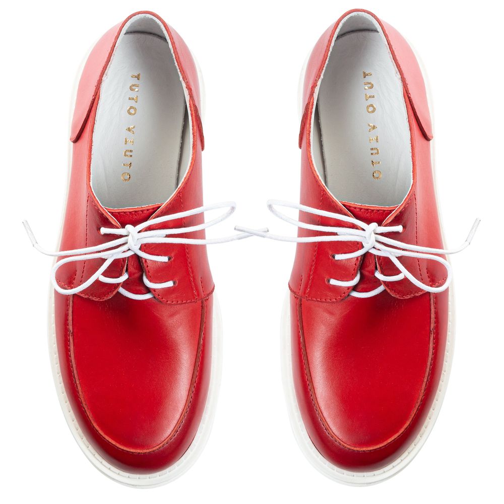 Туфли красные из натуральной кожи с мягкой стелькой на грубой подошве