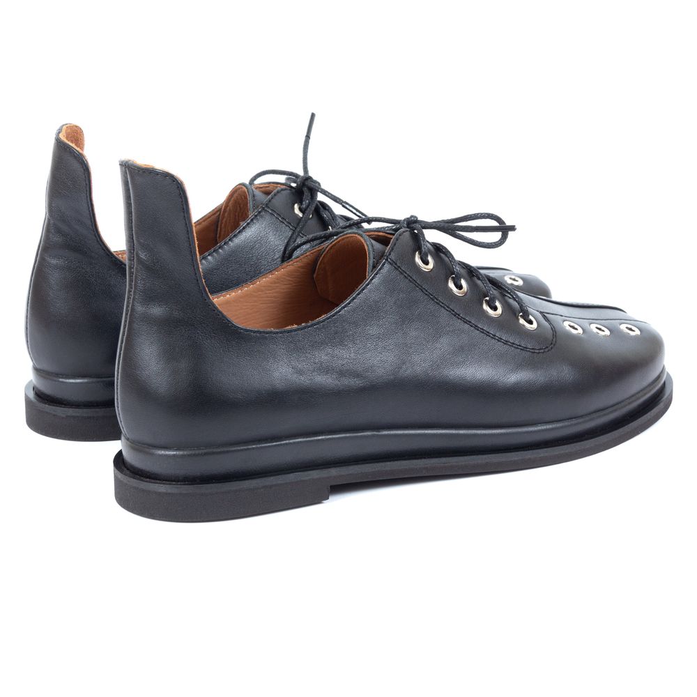Туфли черные на шнурка из натуральной кожи с высокой пяткой и мягкой стелькой